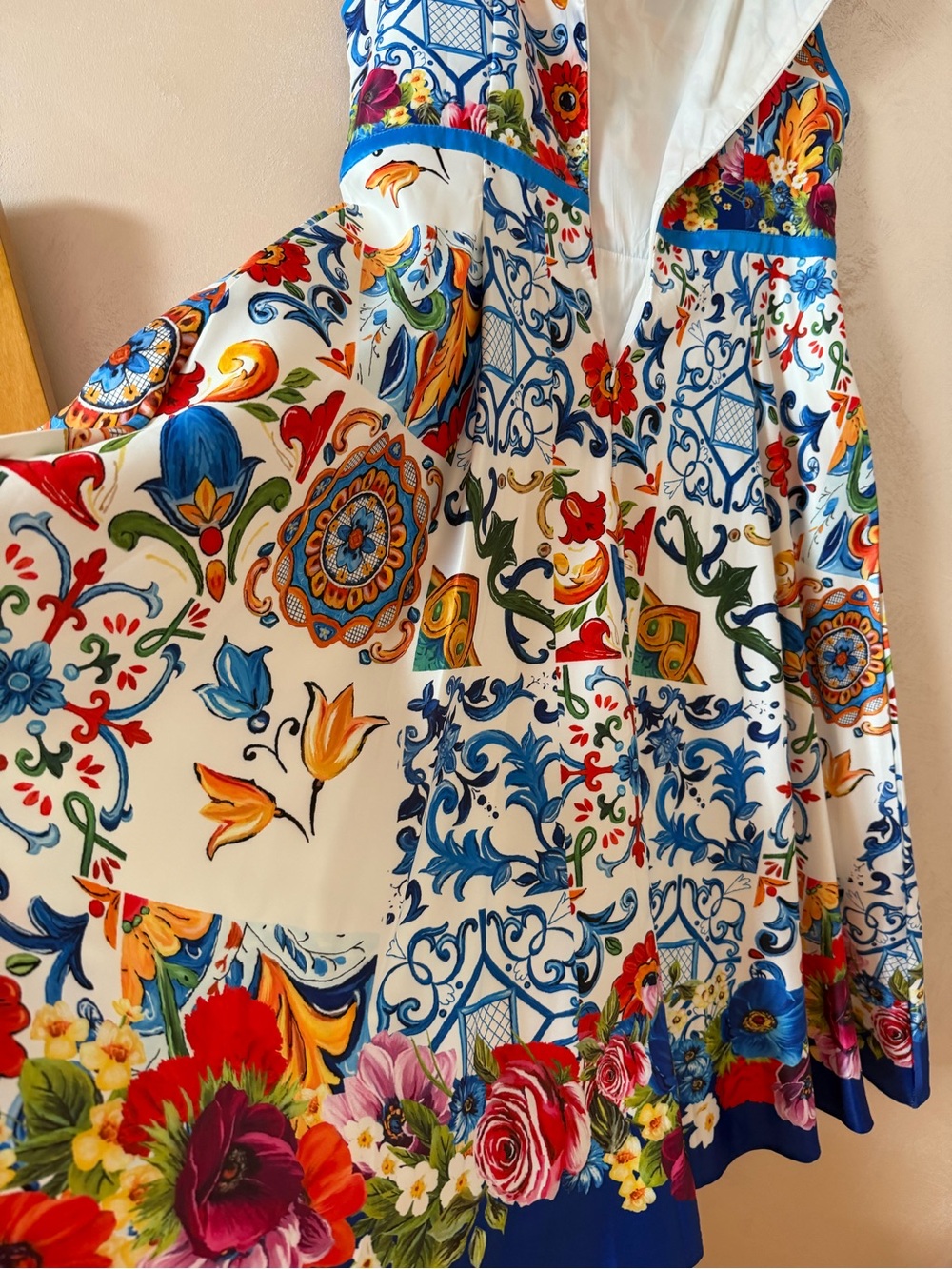 NWOT Floral Sleeveless Midi Dress with Blue Trim - Picture 4 of 5